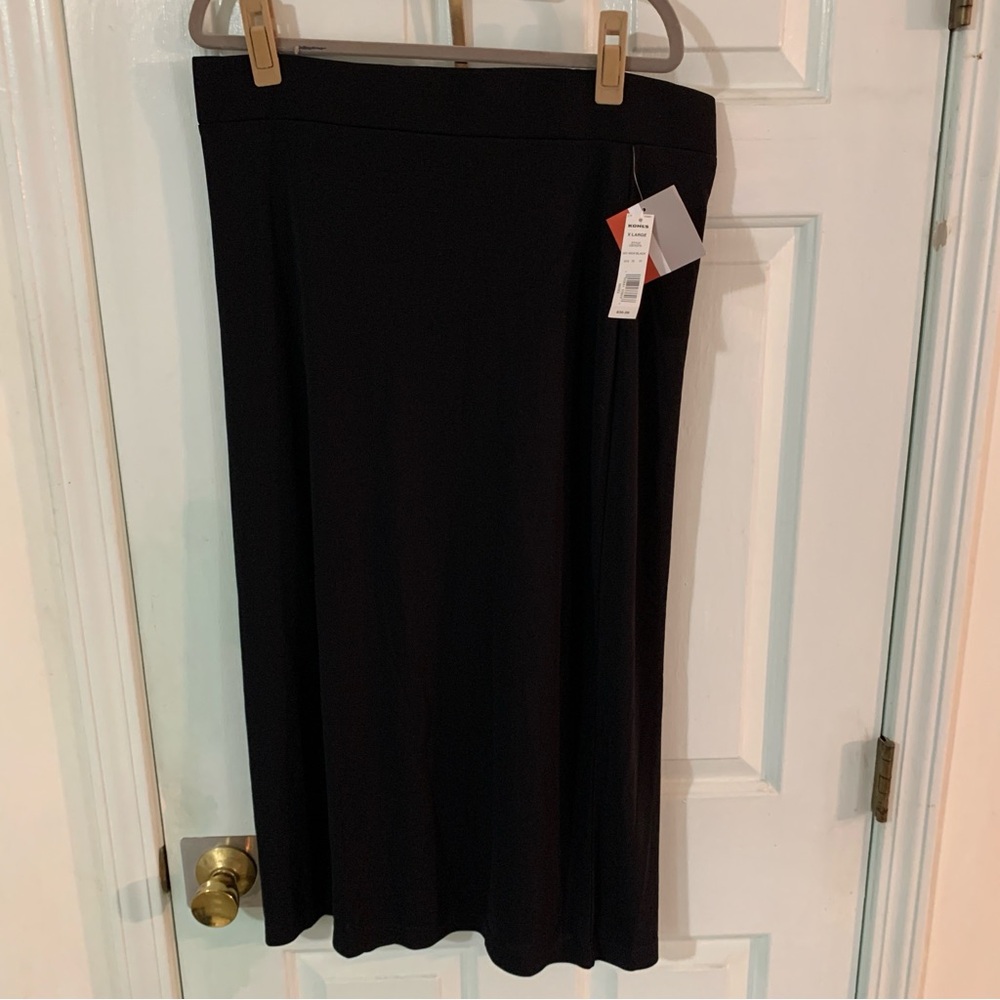 Kohl's Classic Black Midi Skirt